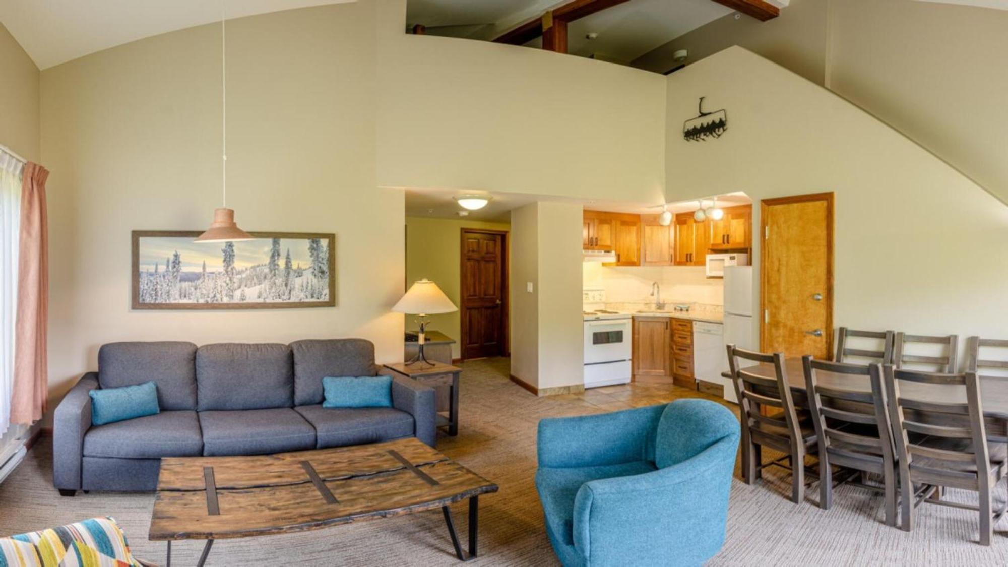 Cahilty Lodge Sun Peaks Room photo